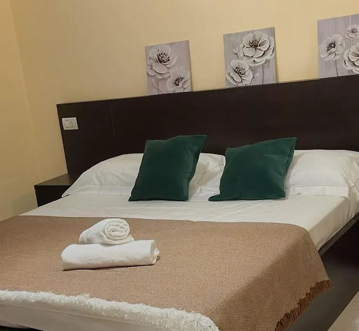 Brei Apartment Lungomare فلورا